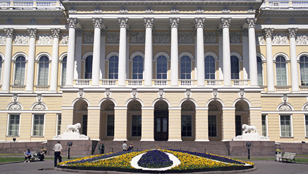 Глава службы безопасности Русского музея вышла из СИЗО под домашний арест