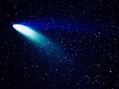 Телескоп «Хаббл» запечатлел «танцующую» комету