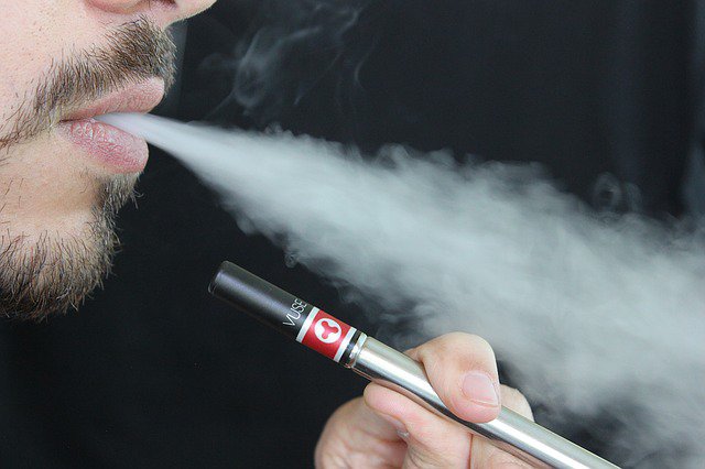 Ученые: Электронные сигареты содержат токсины, опасные для ротовой полости