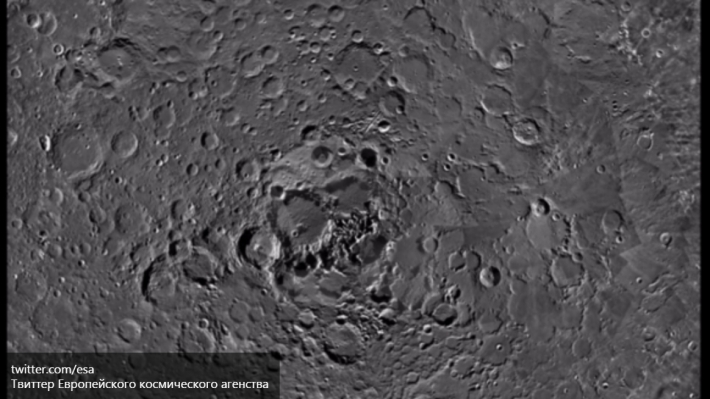 В лунных кратерах бьют молнии — Ученые