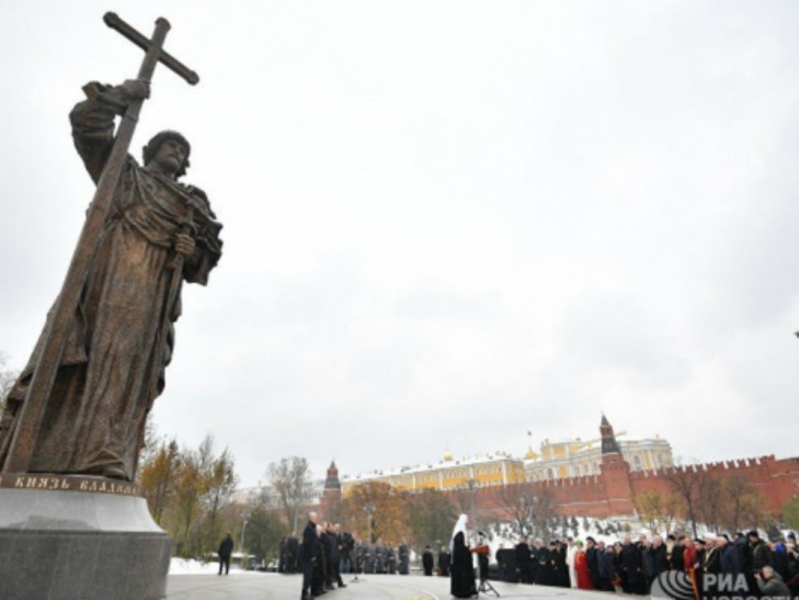 Монумент правителю Владимиру может появиться на въезде в Крым