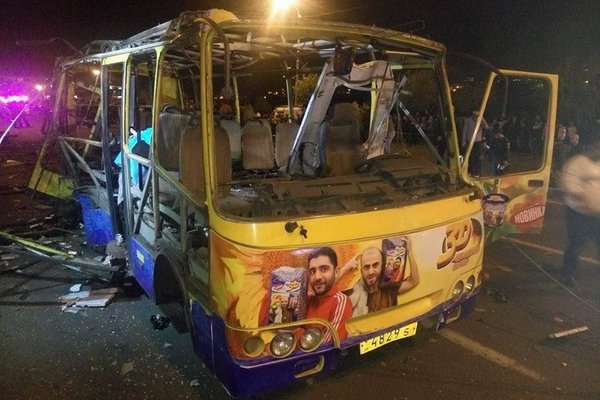 Три человека стали жертвами взрыва автобуса в Ереване