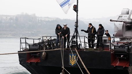 В ФСБ поведали об обстреле буровой платформы РФ с судна ВМС Украины