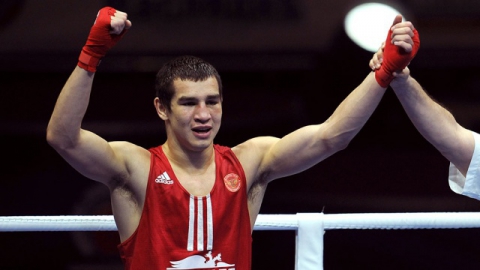 Боксер из Саратова Чеботарев одержал победу 1-ый профессиональный бой