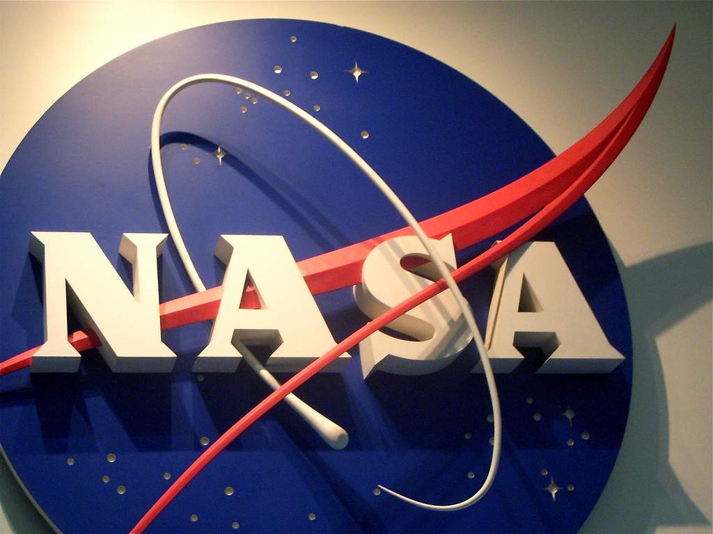 США превратят астероид в управляемый космический корабль