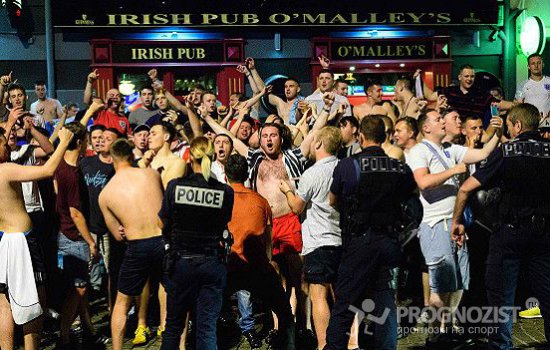 В Марселе перед стартом Евро-2016 произошла массовая драка фанатов