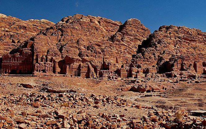 Спутники помогли ученым отыскать старинный храм в Иордании