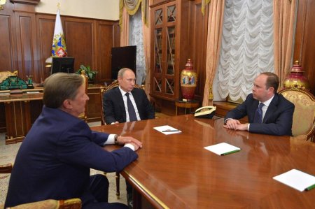 Владимир Путин провёл встречу с Сергеем Ивановым и Антоном Вайно