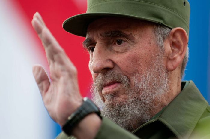 Песков объяснил разницу во взглядах Путина и Трампа на роль Кастро