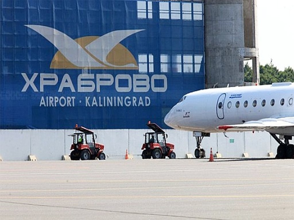 Пассажиры отменных рейсов вылетели в Калининград только утром 5 января