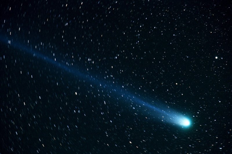 Астрономы обнаружили комету, распадающуюся на части