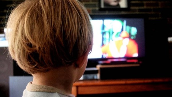 Ученые: Просмотр телевизора делает кости детей слабее