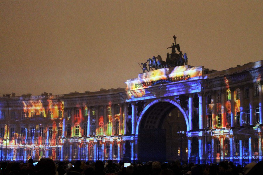 В День Эрмитажа на Дворцовой площади покажут 3D-mapping спектакль