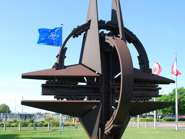 Столтенберг: НАТО в середине весны проведёт переговоры с представителями РФ
