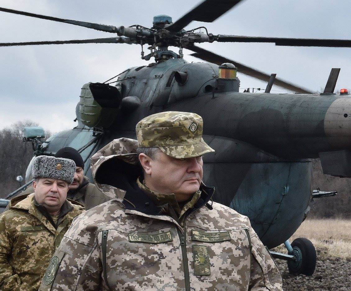Число жертв на Донбассе превосходит военные потери США в Афганистане — Порошенко