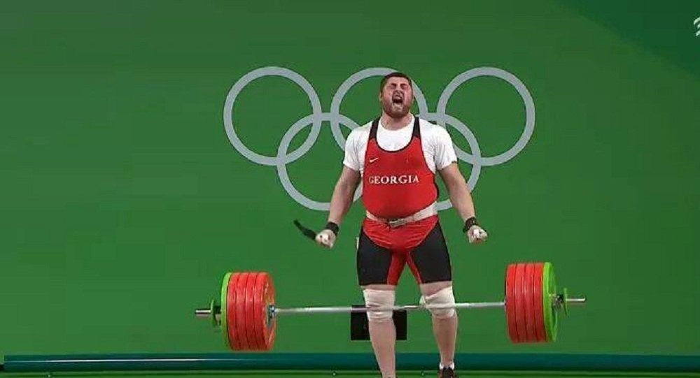 Грузин Талахадзе одержал победу золото в штанге свыше 105 кг с мировым рекордом