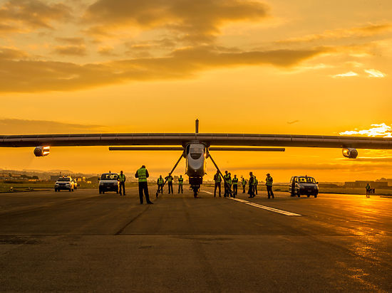 Самолет на солнечной энергии Solar Impulse совершил кругосветное путешествие
