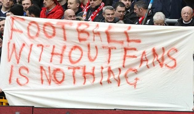 Болельщики Ливерпуля устроили протест против высоких цен на билеты