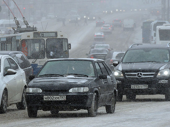 Длина утренних пробок в Москве больше, чем расстояние от столицы до Рима