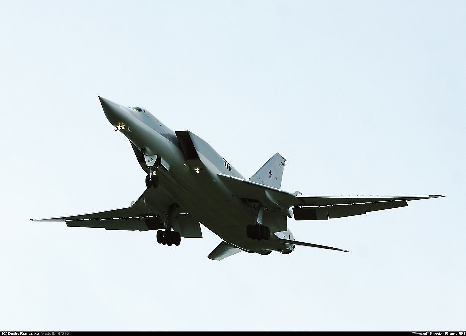 Минобороны опубликовало видео боевого вылета Ту-22М3 по объектам ИГ в Сирии