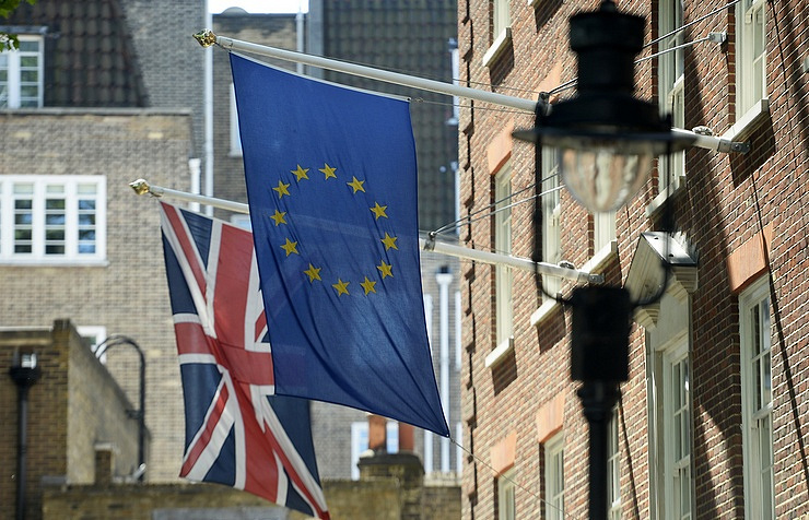 Опросы зафиксировали рост числа британцев, желающих выйти из ЕС