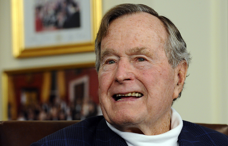 Экс-президент США Джордж Буш-старший переведен в реанимацию