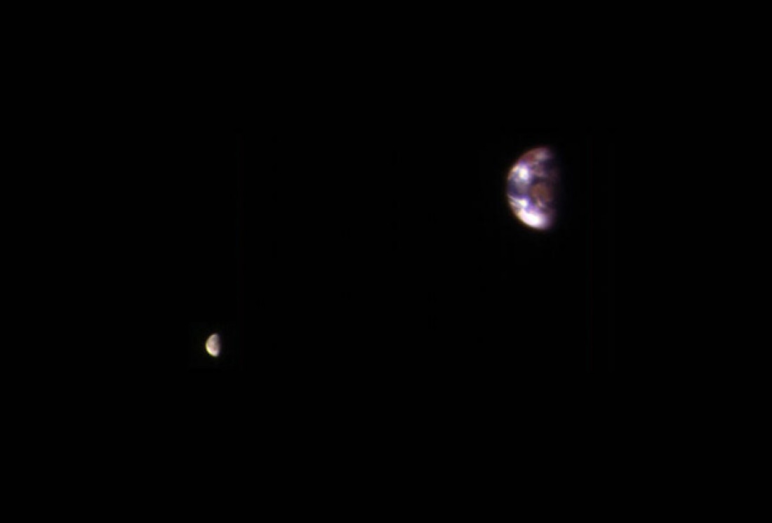 NASA представило новый взгляд на Землю и Луну — Вид с Марса