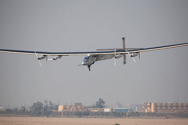 В Абу-Даби завершил своё кругосветное путешествие самолёт Solar Impulse 2