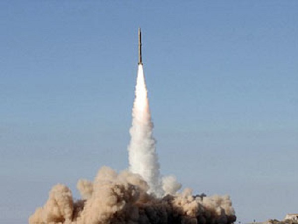 Хосейн Дехган: Иран не потерпит ограничений для собственной ракетной программы