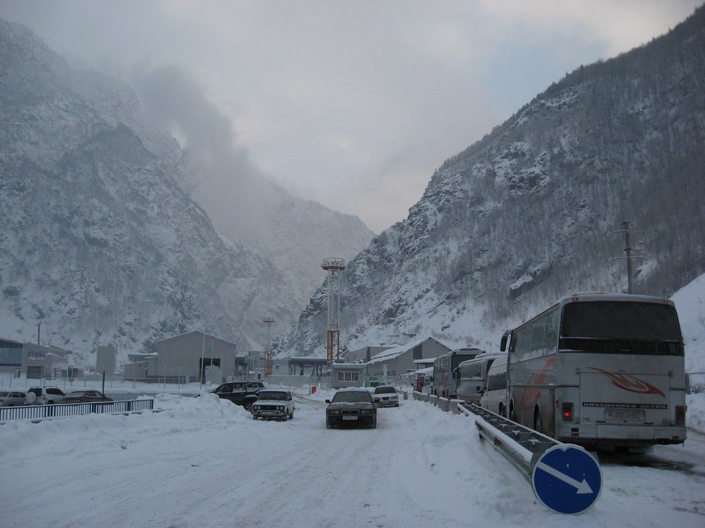 Транскавказская магистраль закрыта из-за угрозы схода снежных лавин