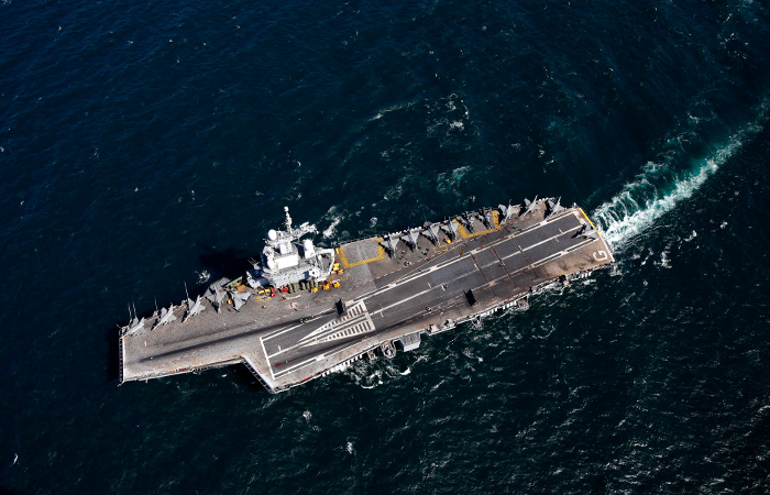 Иранский беспилотник пролетел над кораблем ВМС США