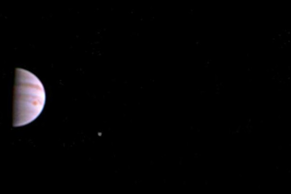 Зонд «Юнона» отправил на Землю свои первые фото Юпитера