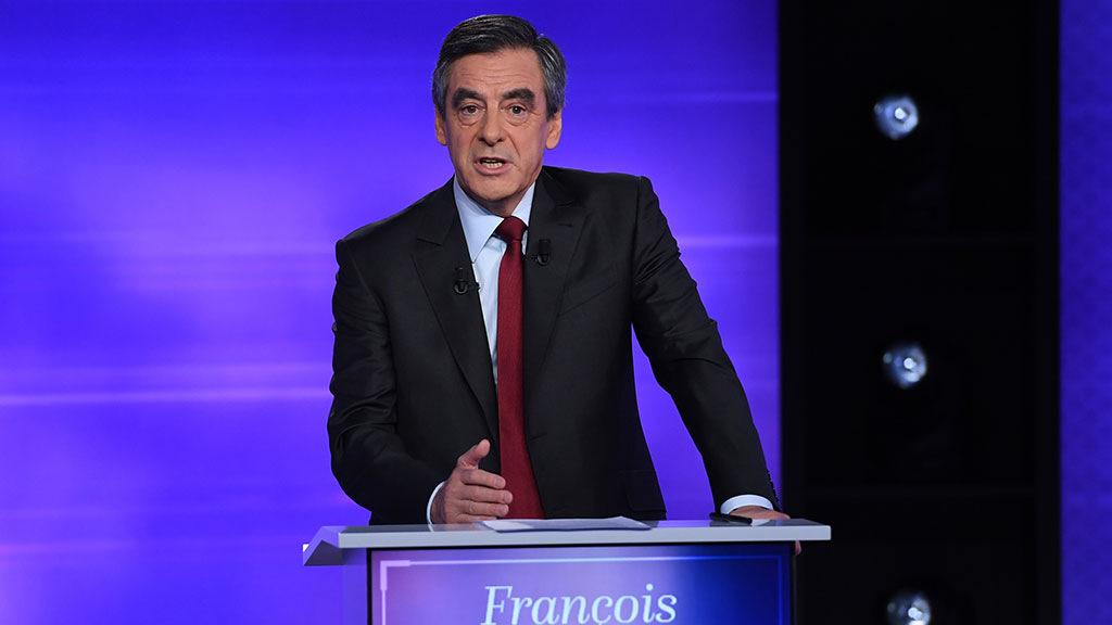 Кандидат в президенты Франции раскритиковал Олланда за его отношение к РФ