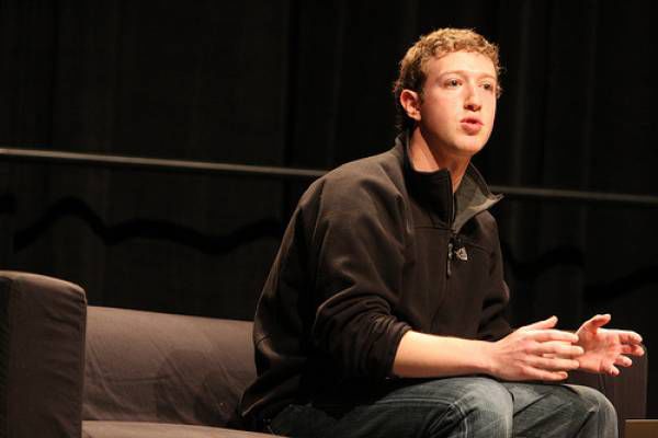 Хакеры взломали аккаунты Марка Цукерберга в социальных сетях