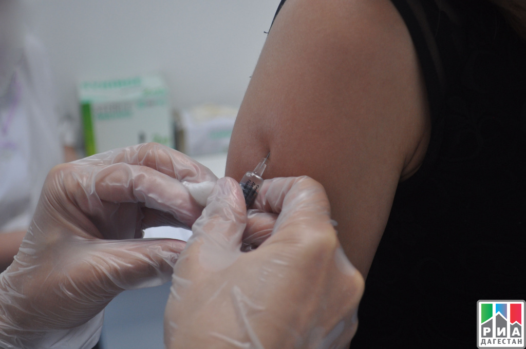 В Махачкале проводят вакцинацию от гепатита «А»