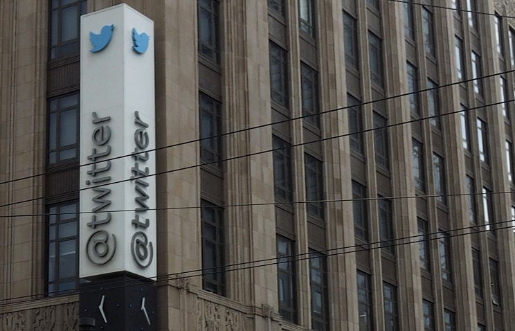 Акции Твиттер упали в цене до рекордного уровня