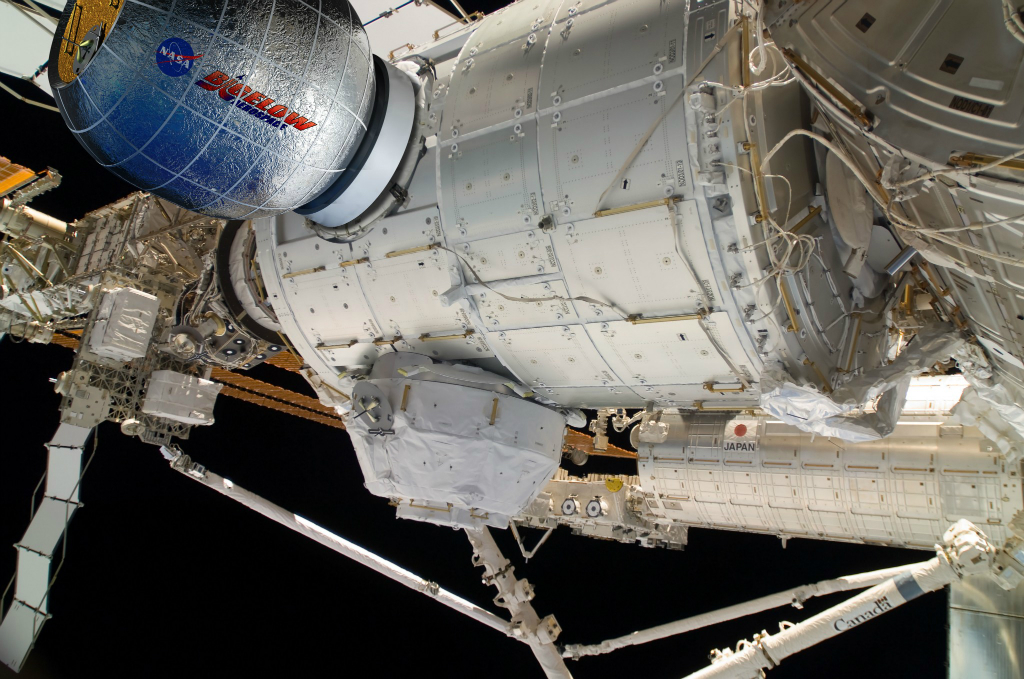 В ближайшие часы на Международной космической станции будет развернут надувной модуль