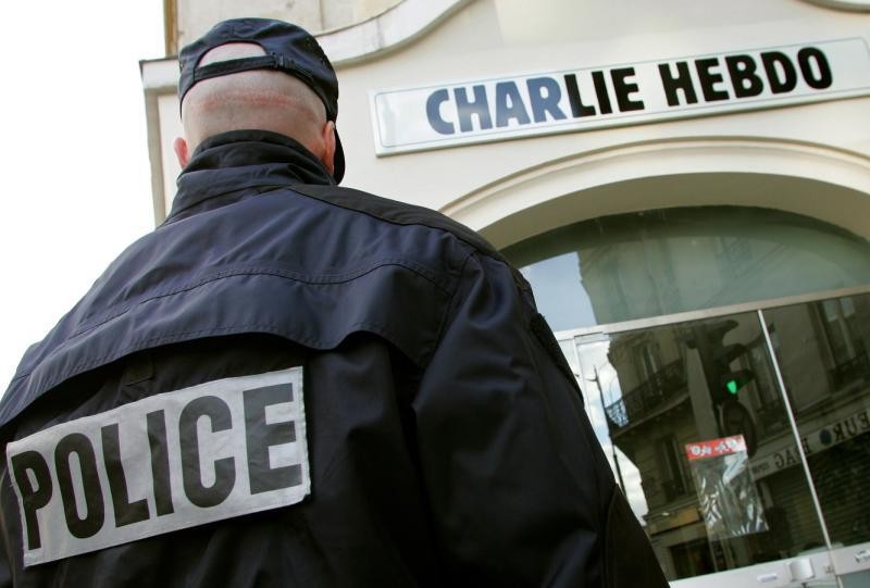 Минобороны назвало карикатуры Charlie Hebdo «испражнениями на бумагу»