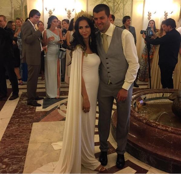 Хоккеист Александр Радулов и гимнастка Дарья Дмитриева сыграли свадьбу