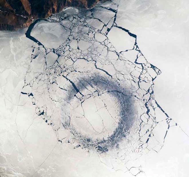 На озере Байкал снова появились огромные кольца — Ученые