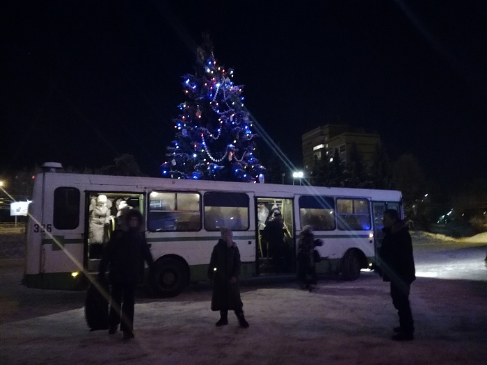 Под Ярославлем заглох автобус с туристами из столицы