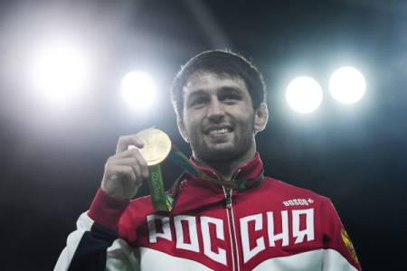 Русский борец Сослан Рамонов из Цхинвала завоевал золото Олимпийских игр