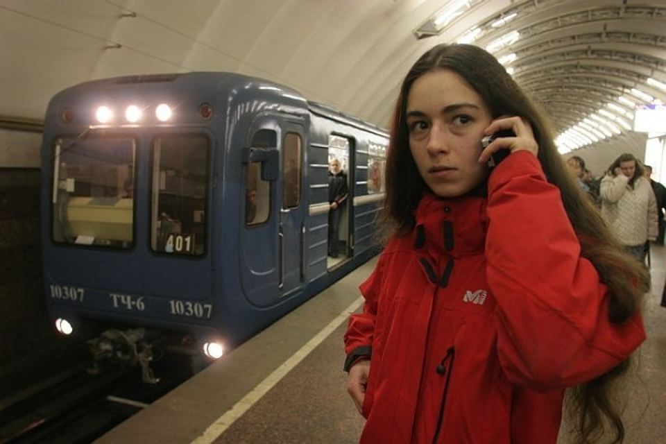 Станцию «Проспект Ветеранов» закрыли из-за бесхозного предмета