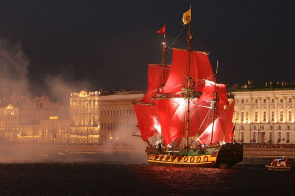 Группы «Звери» и «Сплин» зажгут на «Алых парусах» 2015-го