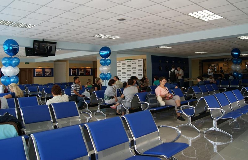 Пассажиров Хабаровского аэропорта эвакуировали из-за бесхозных пакетов