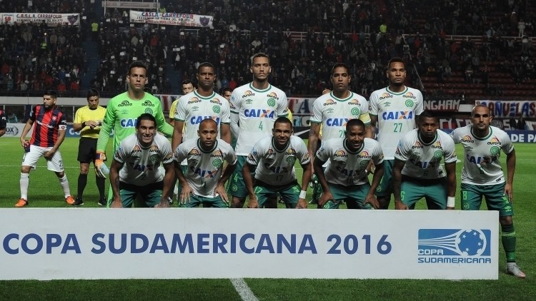 КОНМЕБОЛ остановила проведение матчей из-за падения самолета с бразильскими футболистами