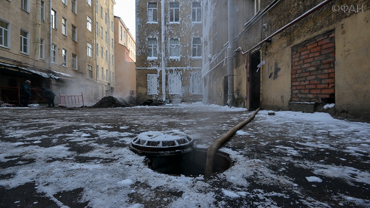 Труп провалившегося в колодец старика засосало с теплотрассу в Новосибирске