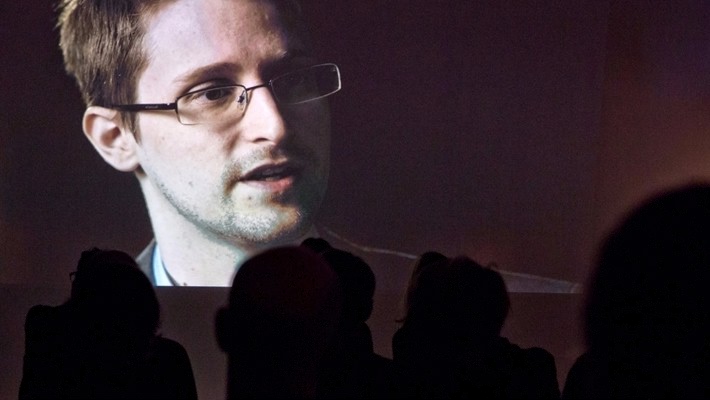 Сноуден рекомендует заклеивать камеры ноутбуков