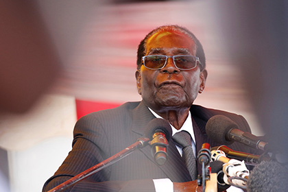 В Зимбабве выдвинули 92-летнего Роберта Мугабе на новый президентский срок