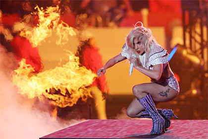 Леди Гага своим выступлением взорвала Super Bowl